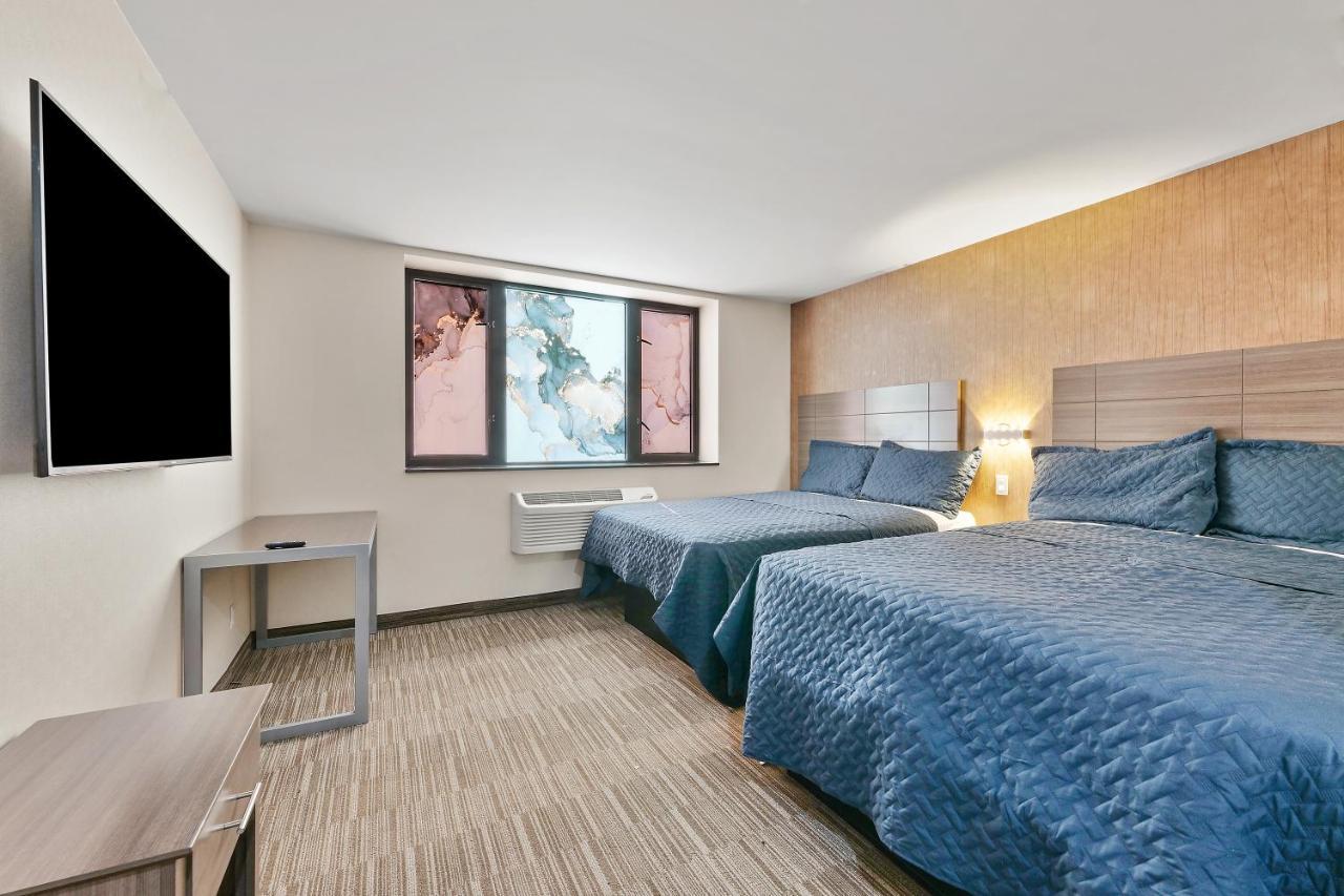 Casa Blanca Brooklyn Downtown