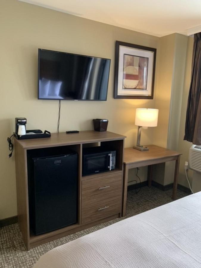 Hotel Astoria Delancy & 3*