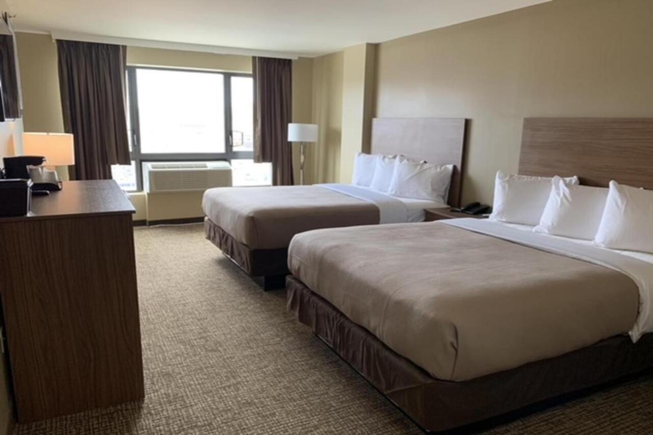 Astoria Delancy & Hotel