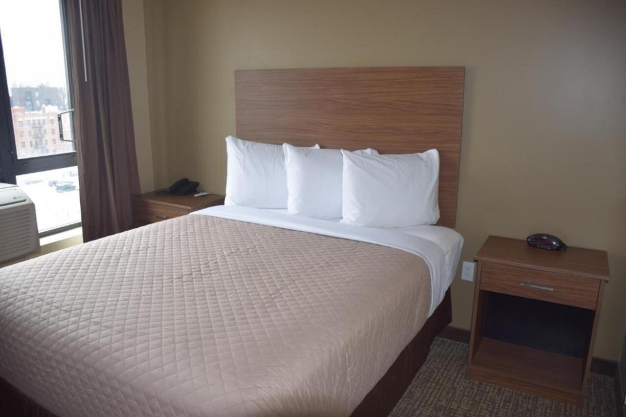 Astoria Delancy & New York