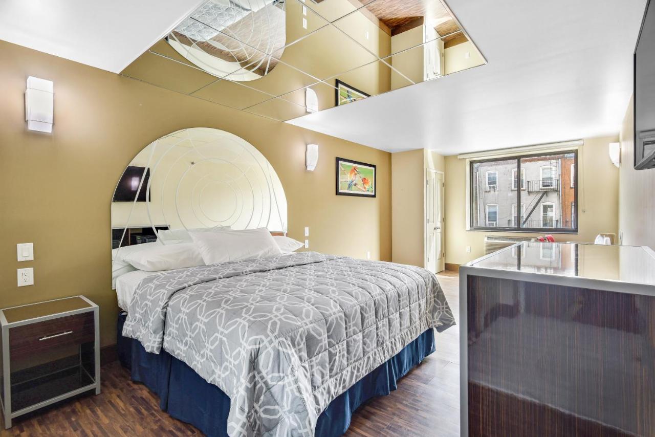 Brooklyn Broadway Hotel 4*