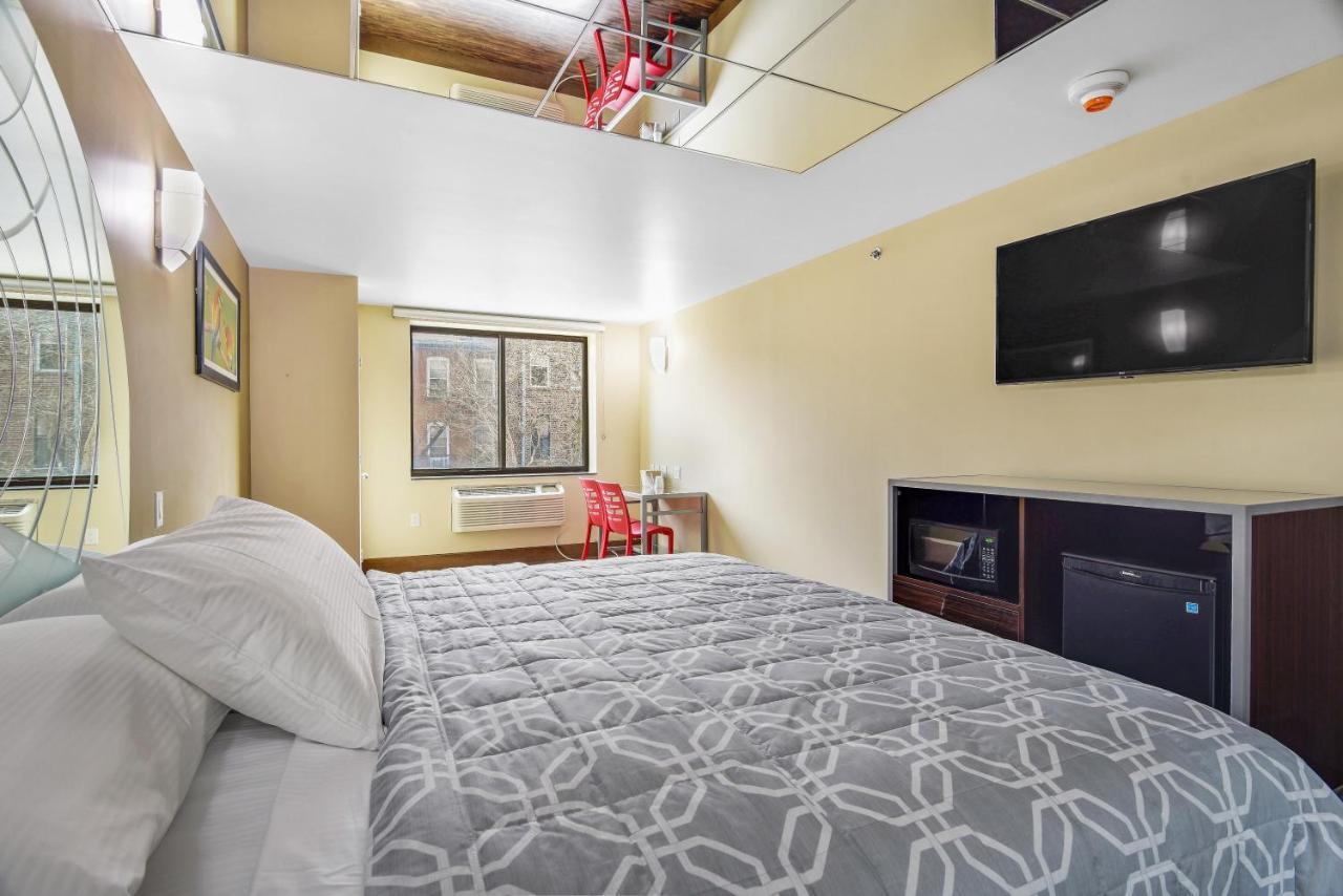 Brooklyn Broadway 4*