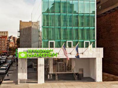 Wyndham Garden Chinatown 4*