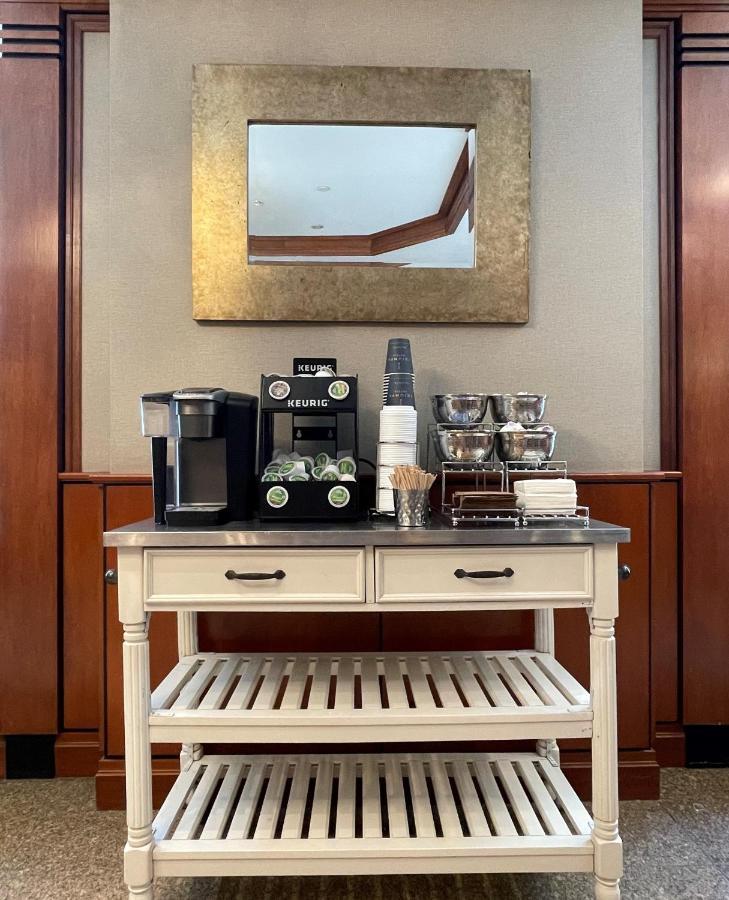 Washington Jefferson At Times Square Hotel New York