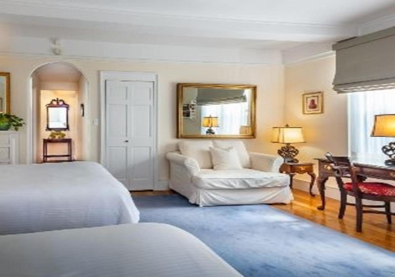 Hotel Roger Smith