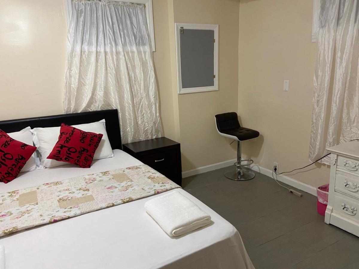 A Private In Queens Guest house New York