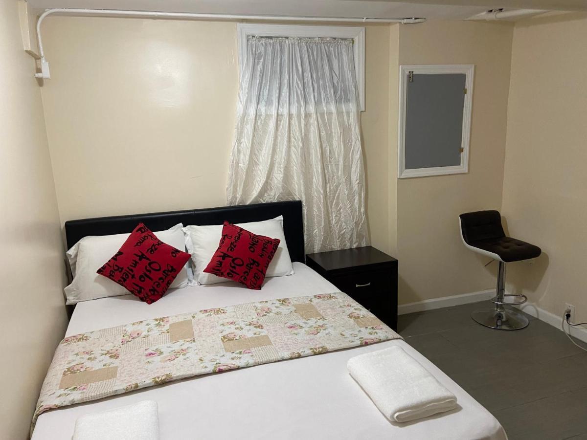 Guest house A Private In Queens New York