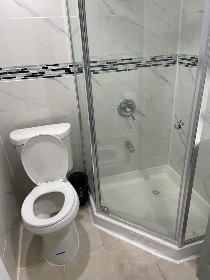 A Private In Queens Guest house