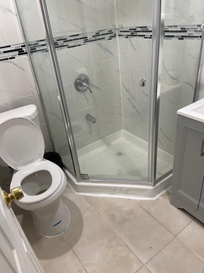 A Private In Queens Guest house New York