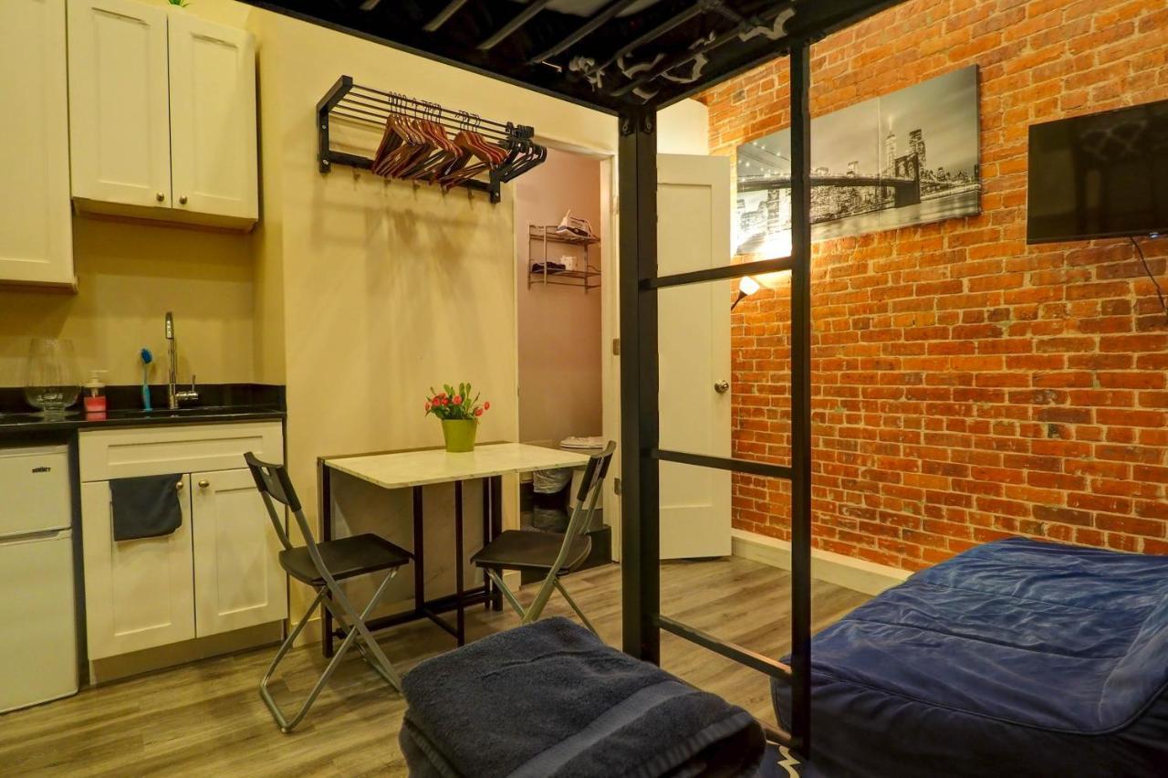 Hello Broadway Apartment *