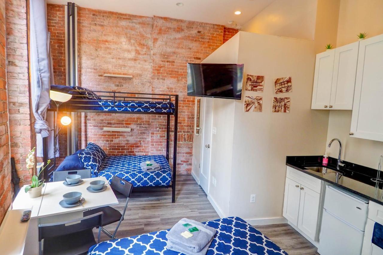 Hello Broadway Apartment