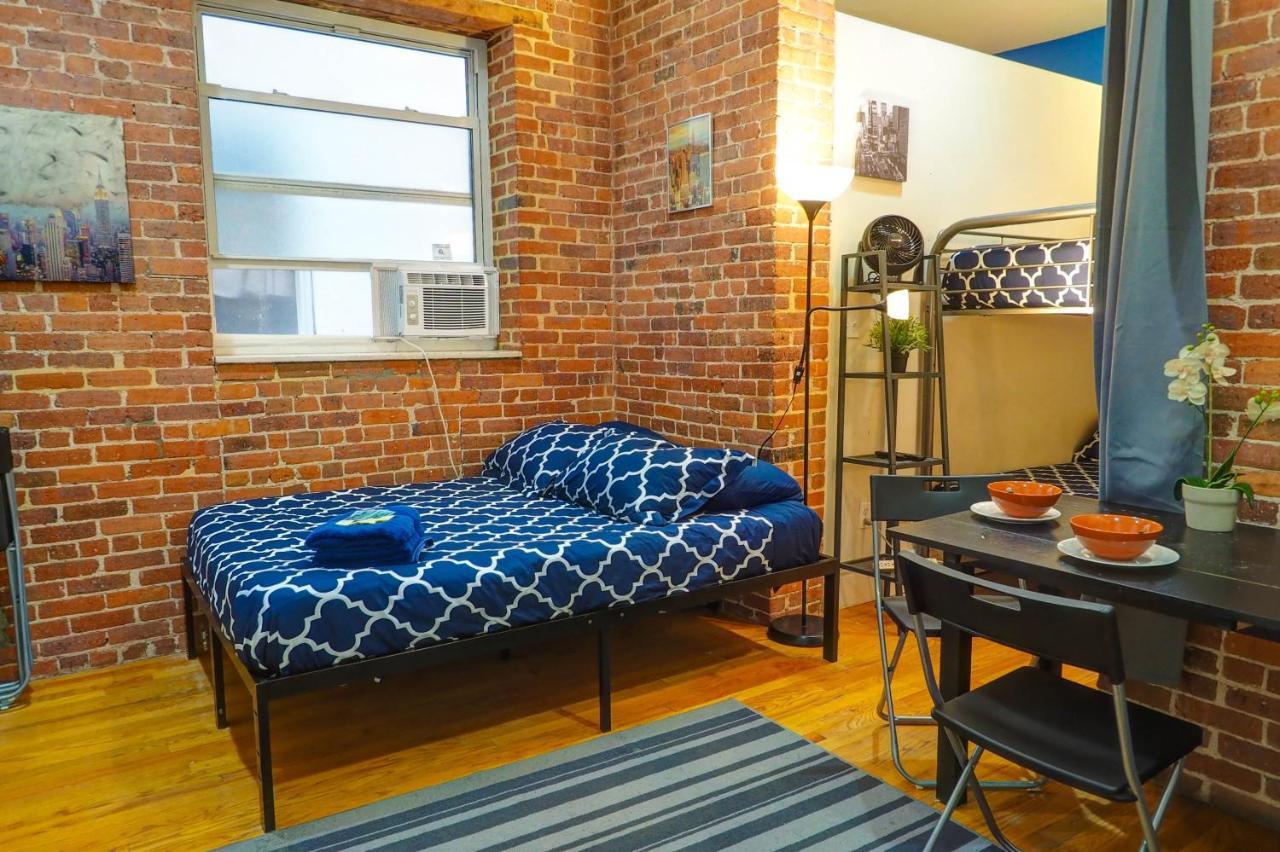 Hello Broadway Apartment *
