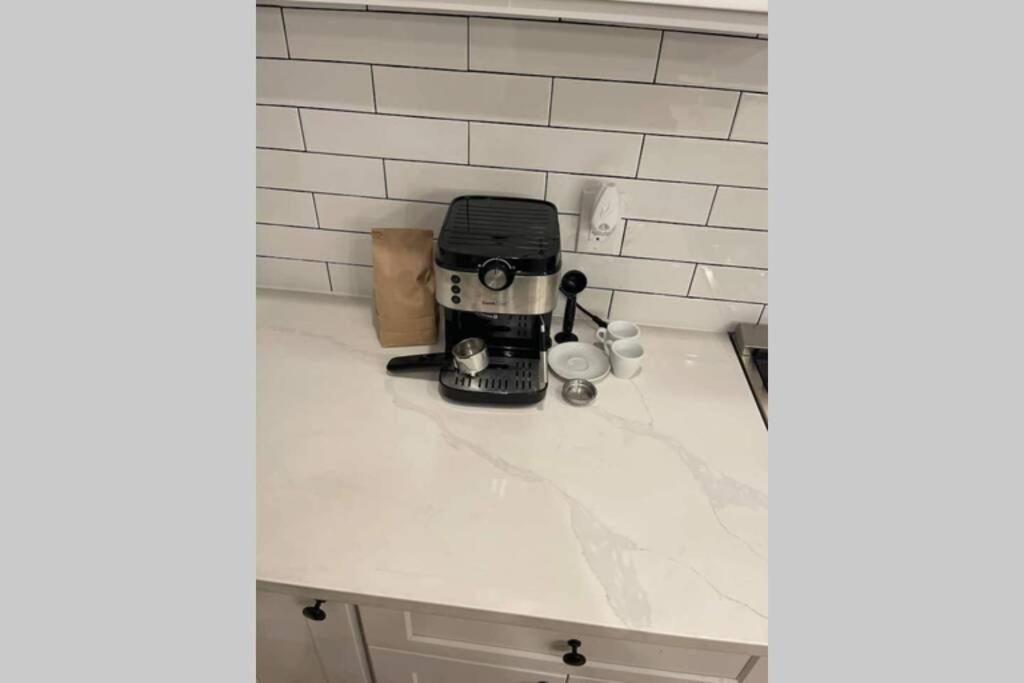 Private Gated House With Gym In Williamsburg Bk 10 Mins To Manhattan! Ferienhaus