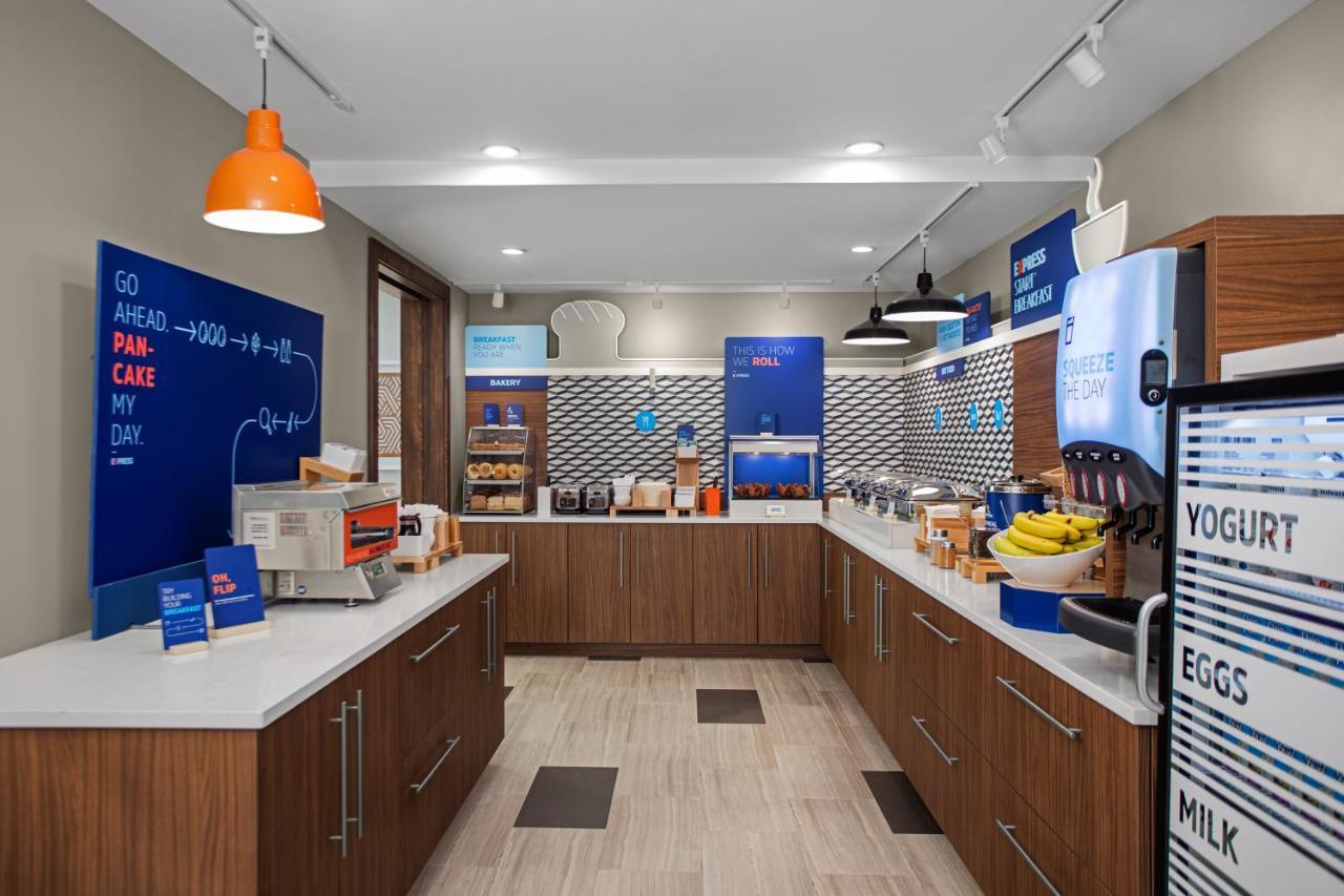 Express & Woodside Laguardia Airport Hotel 3*