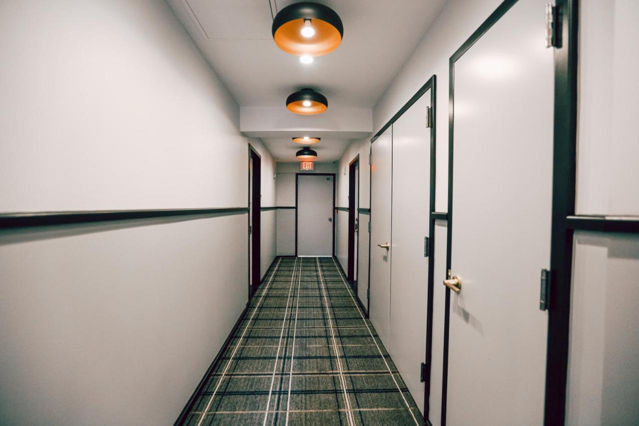 Washington Jefferson At Times Square 3*