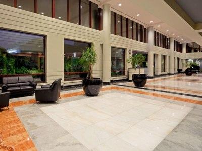 Hotel Doubletree By Hilton New York-laguardia 3*