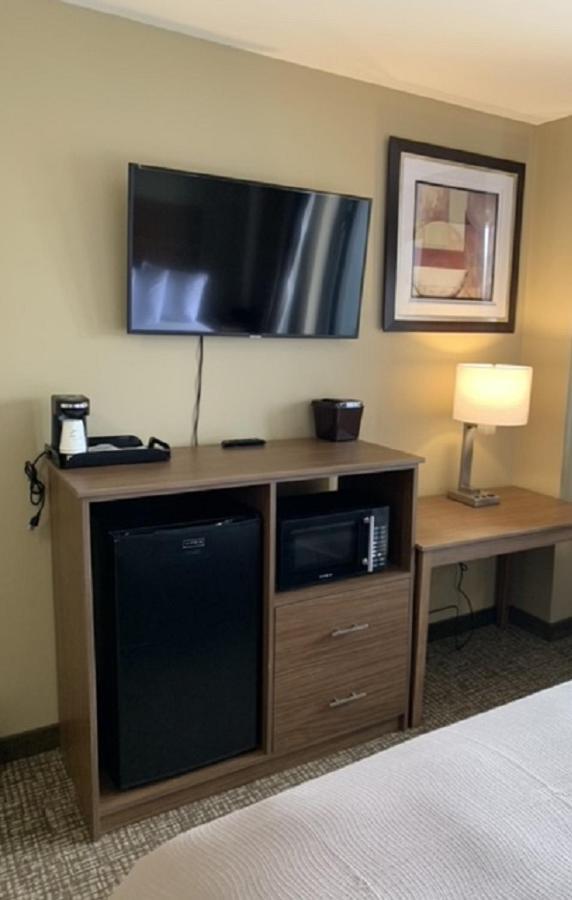 Astoria Delancy & New York