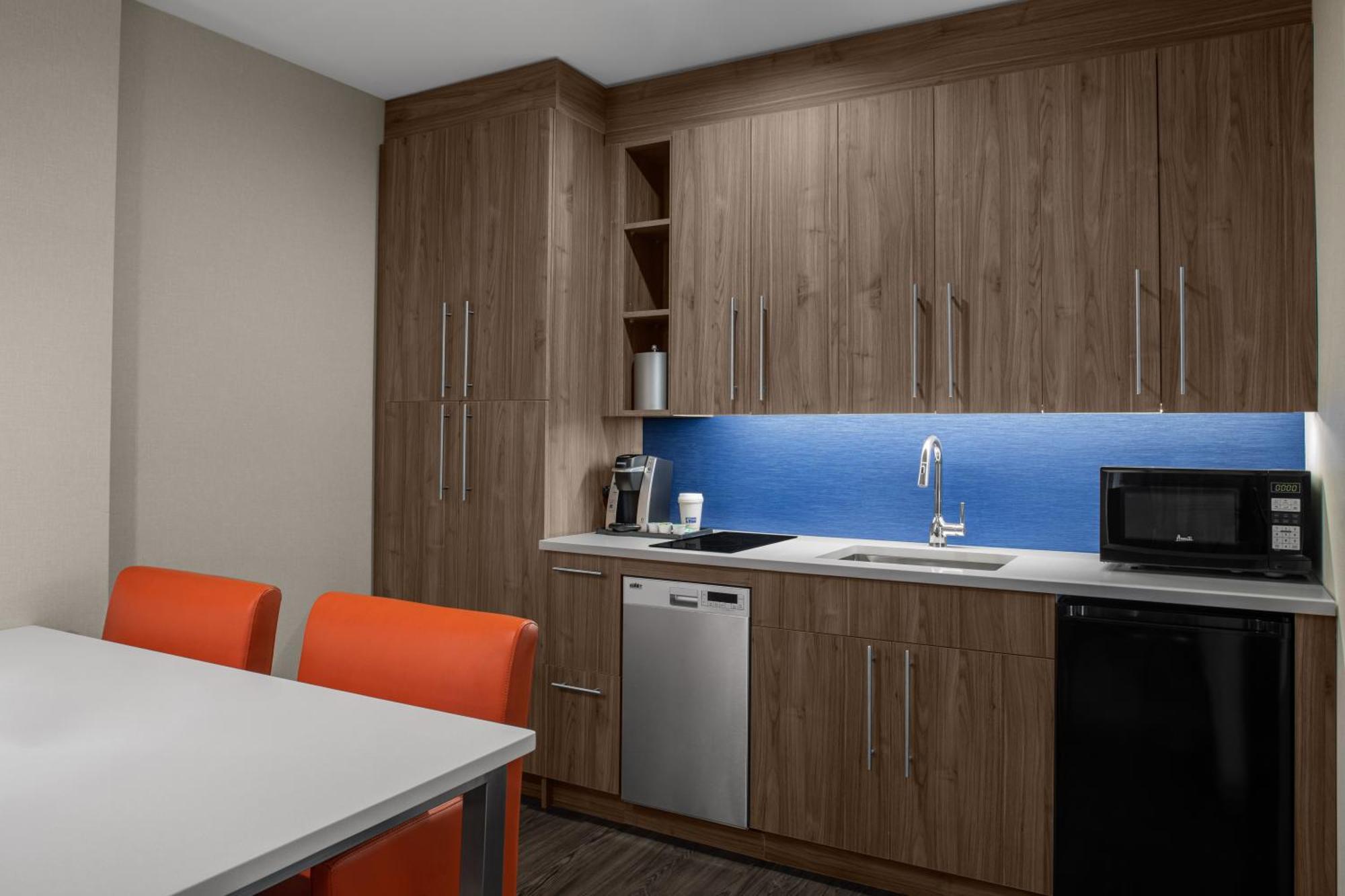 Express & Woodside Laguardia Airport Hotel 3*