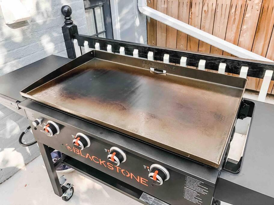 Luxury With Backyard + Close Transportation