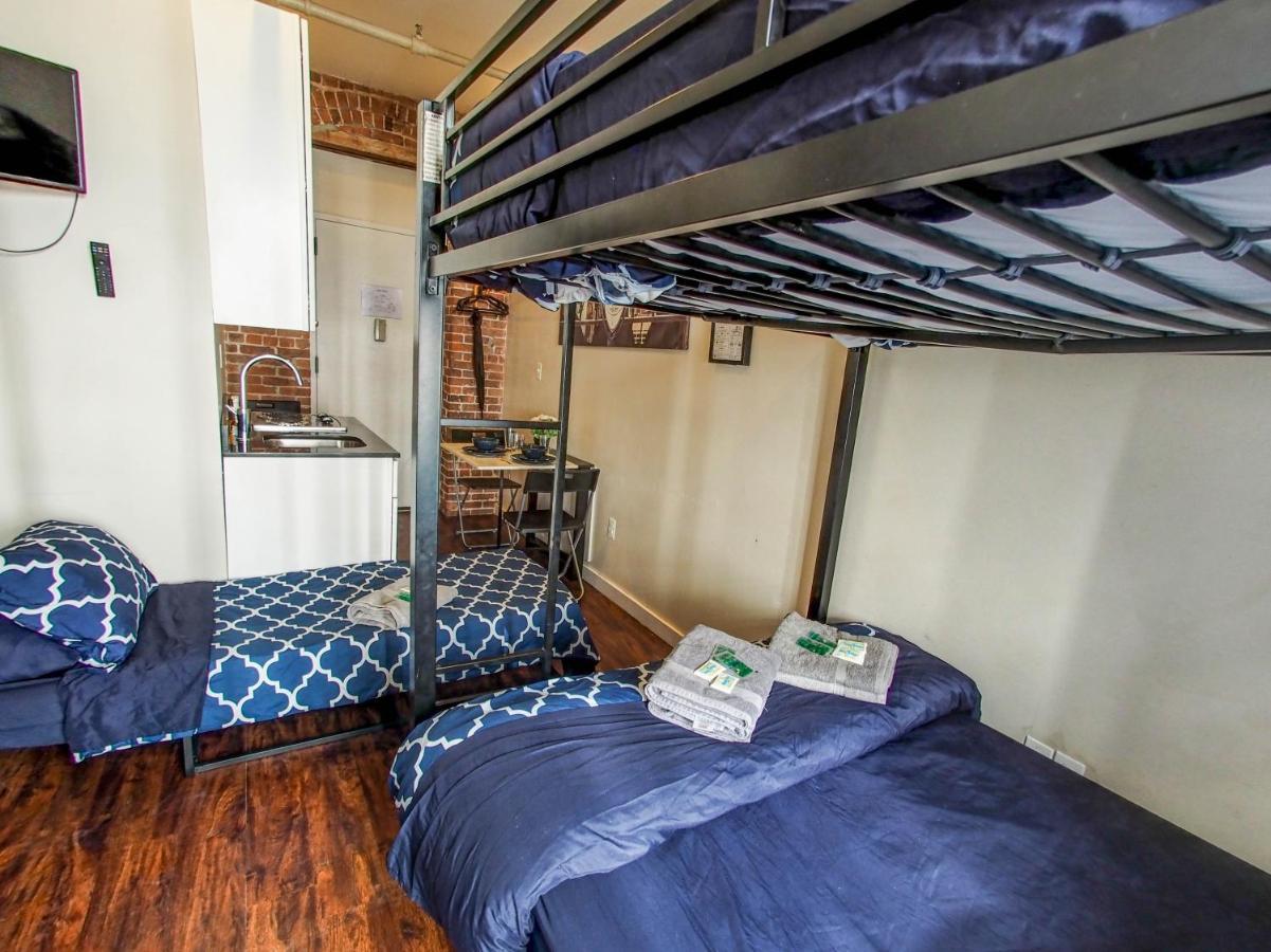 Hello Broadway Apartment