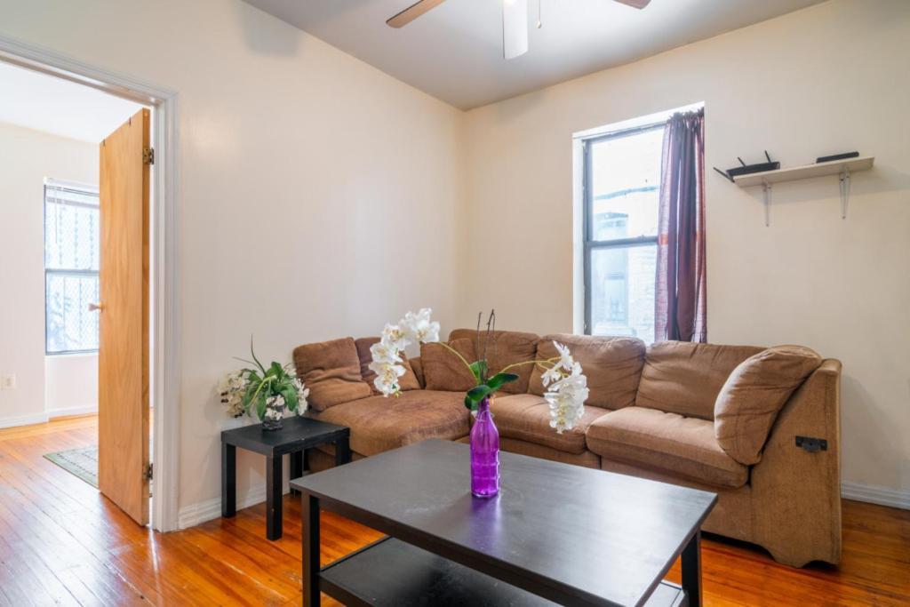 Eastern Parkway Guest house 2*