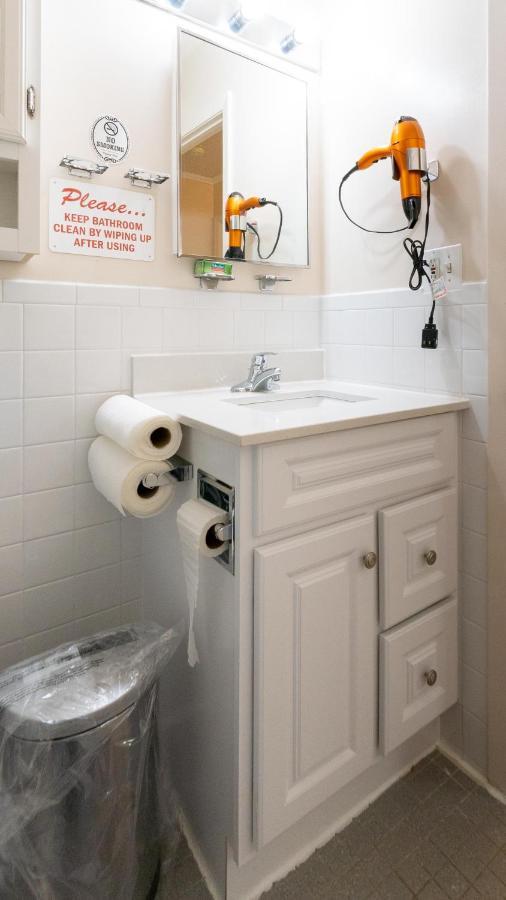 Apartment Two Bedrooms Manage And Supervise By Host Endless Features Amenities Dishwasher Washer Dryer Wifi Internet Services By Verizon Fios 960 Upload 960 Download Bi Monthly Free Housekeeping Services Huge 10000 Square Footage *