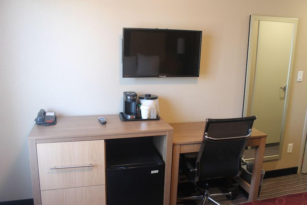 Hotel Days By Wyndham Brooklyn Borough Park New York