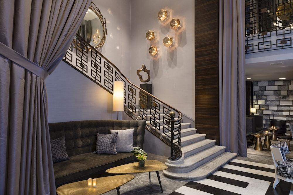 Empire Hotel 4*
