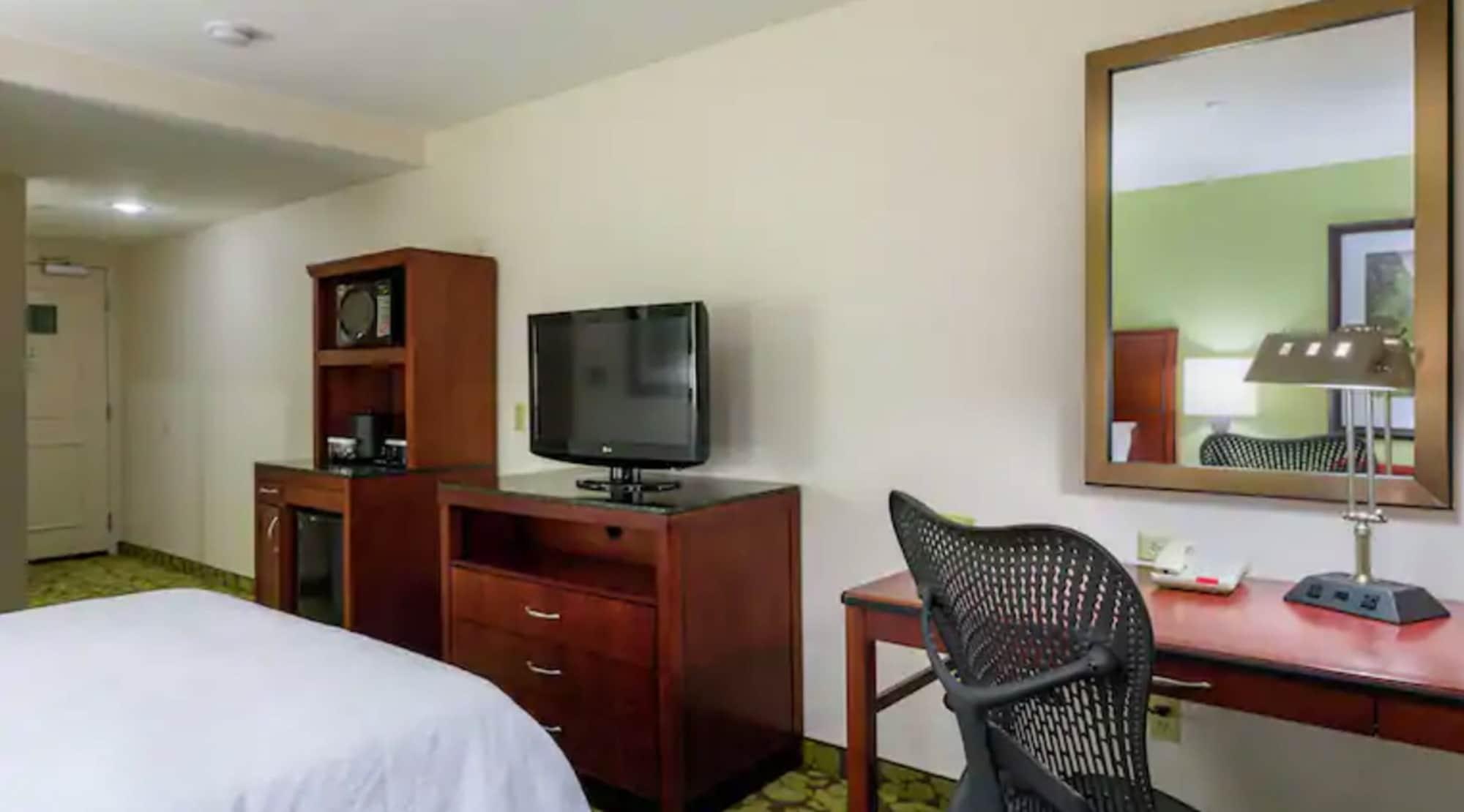 Hotel Hilton Garden Queens Jfk 3*