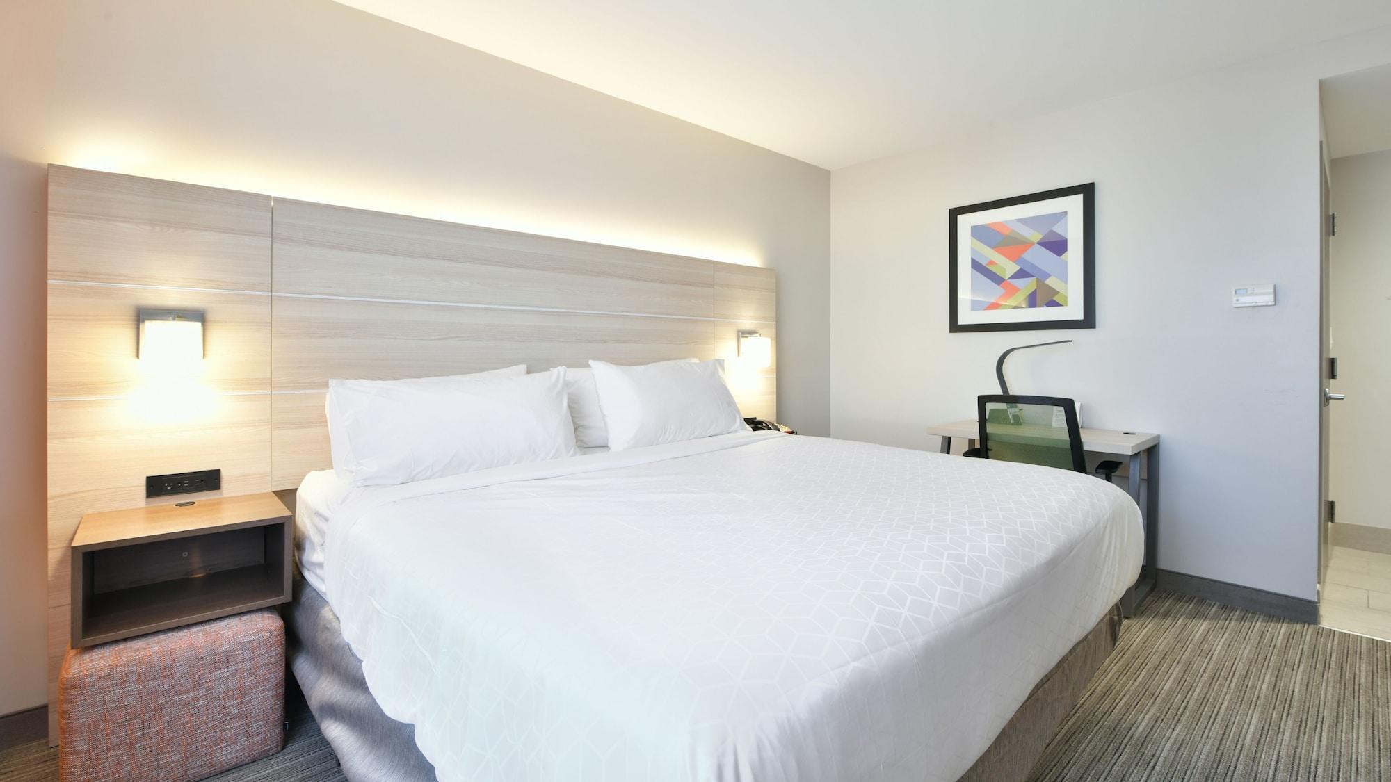 Country & By Radisson, Staten Island Hotel 3*