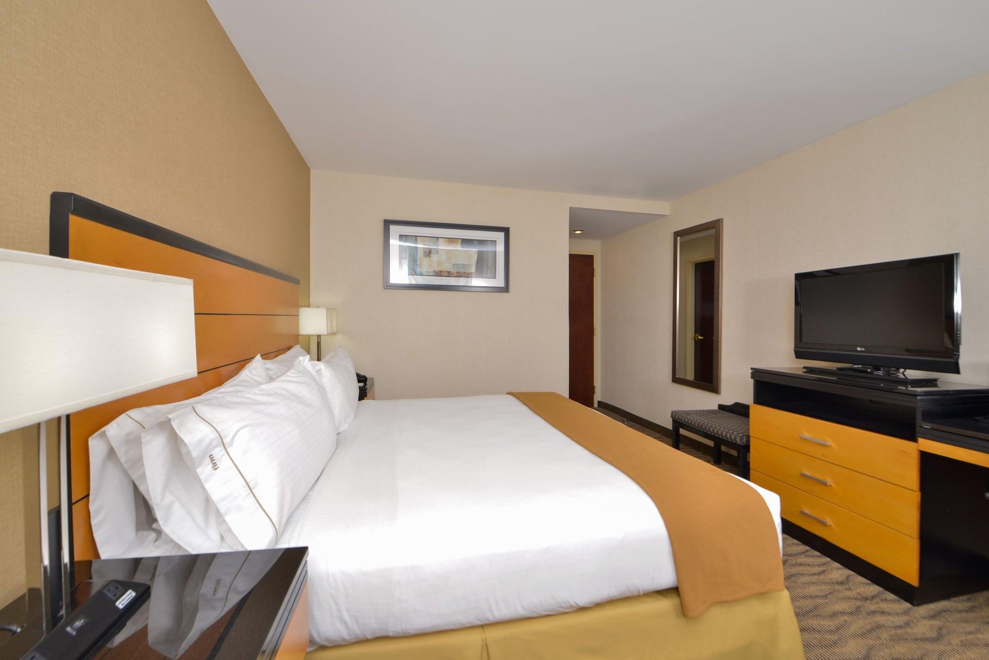 Hotel Express Kennedy Airport, An Ihg New York