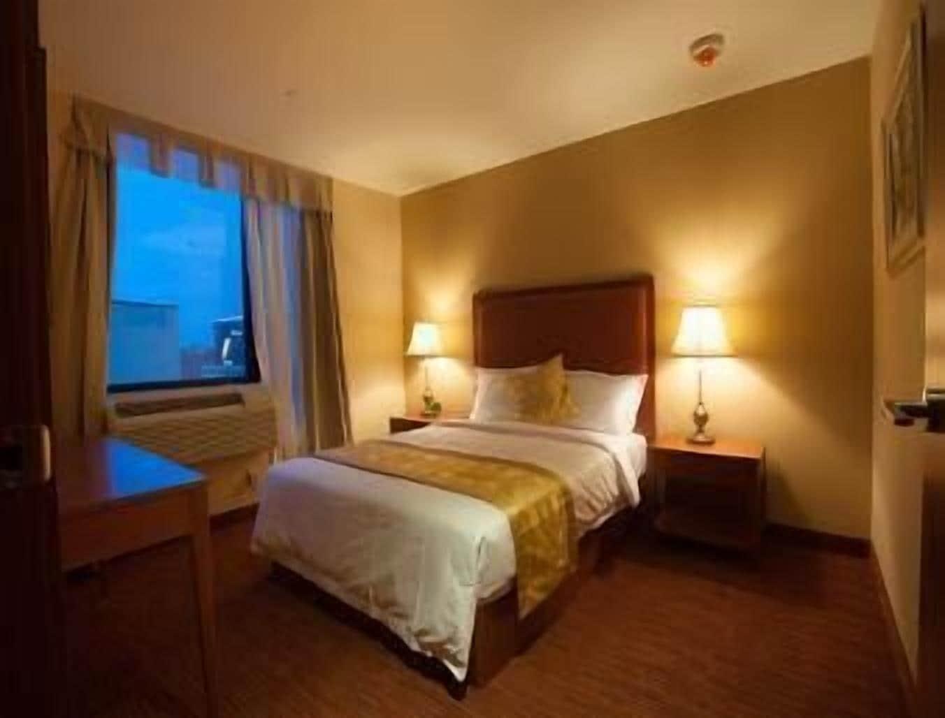 Ramada By Wyndham Flushing Queens 3*