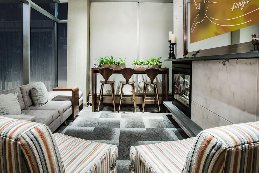 Hilton Garden West 35th Street Hotel