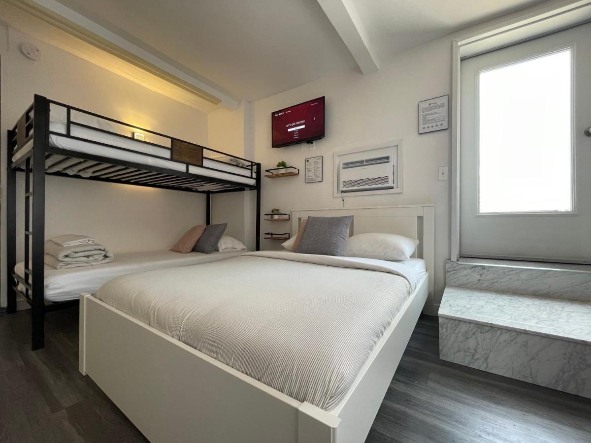 Apartment And The City, Empire State Building