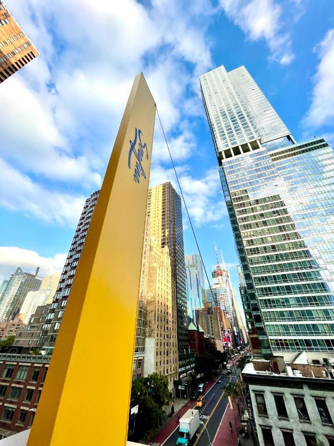 Pod Pads Times Square