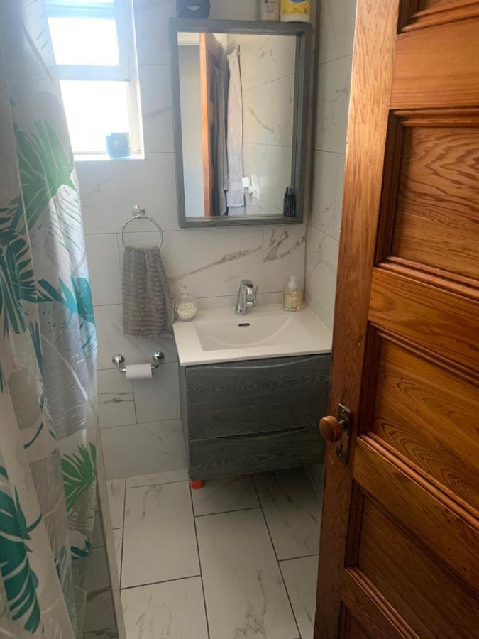 Urban Jungle Oasis In Queens!