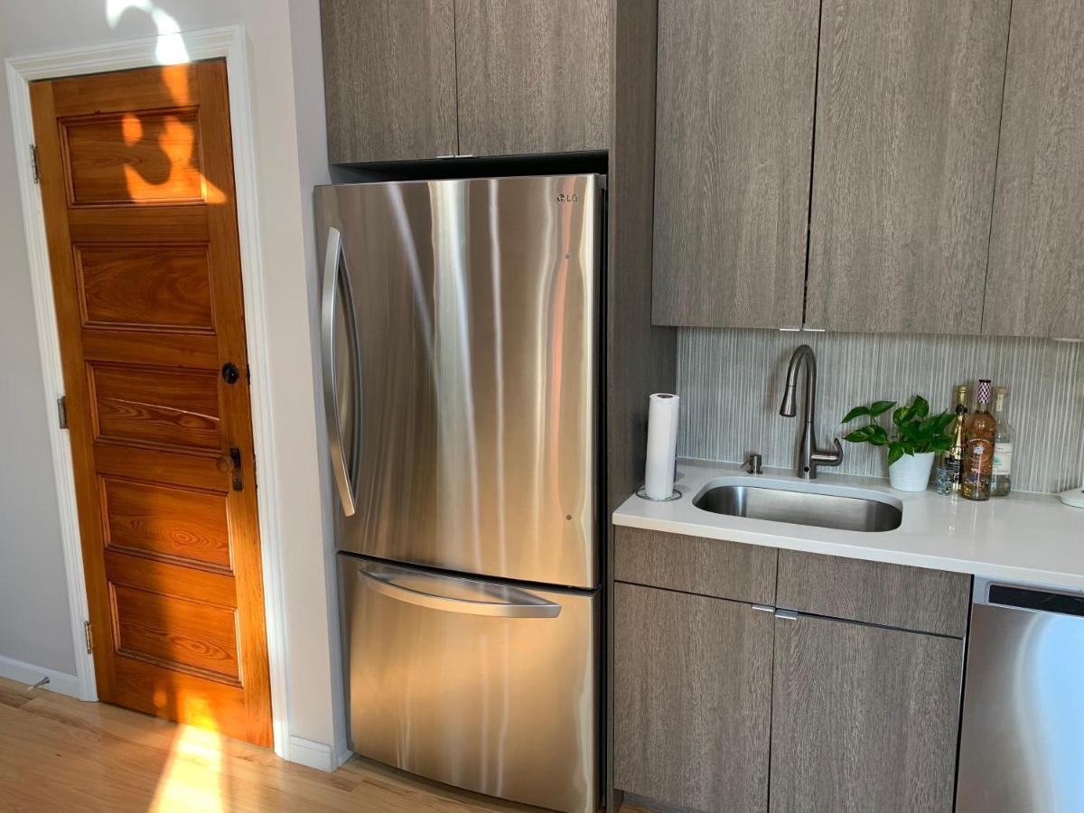 Urban Jungle Oasis In Queens! Homestay New York