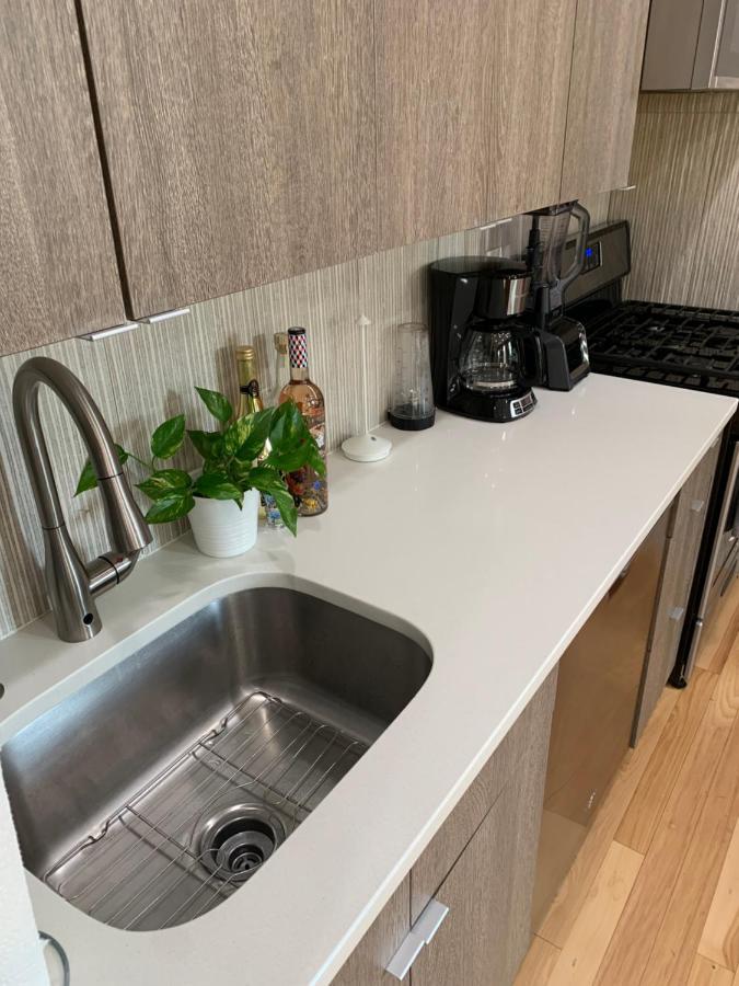 Urban Jungle Oasis In Queens! Homestay *