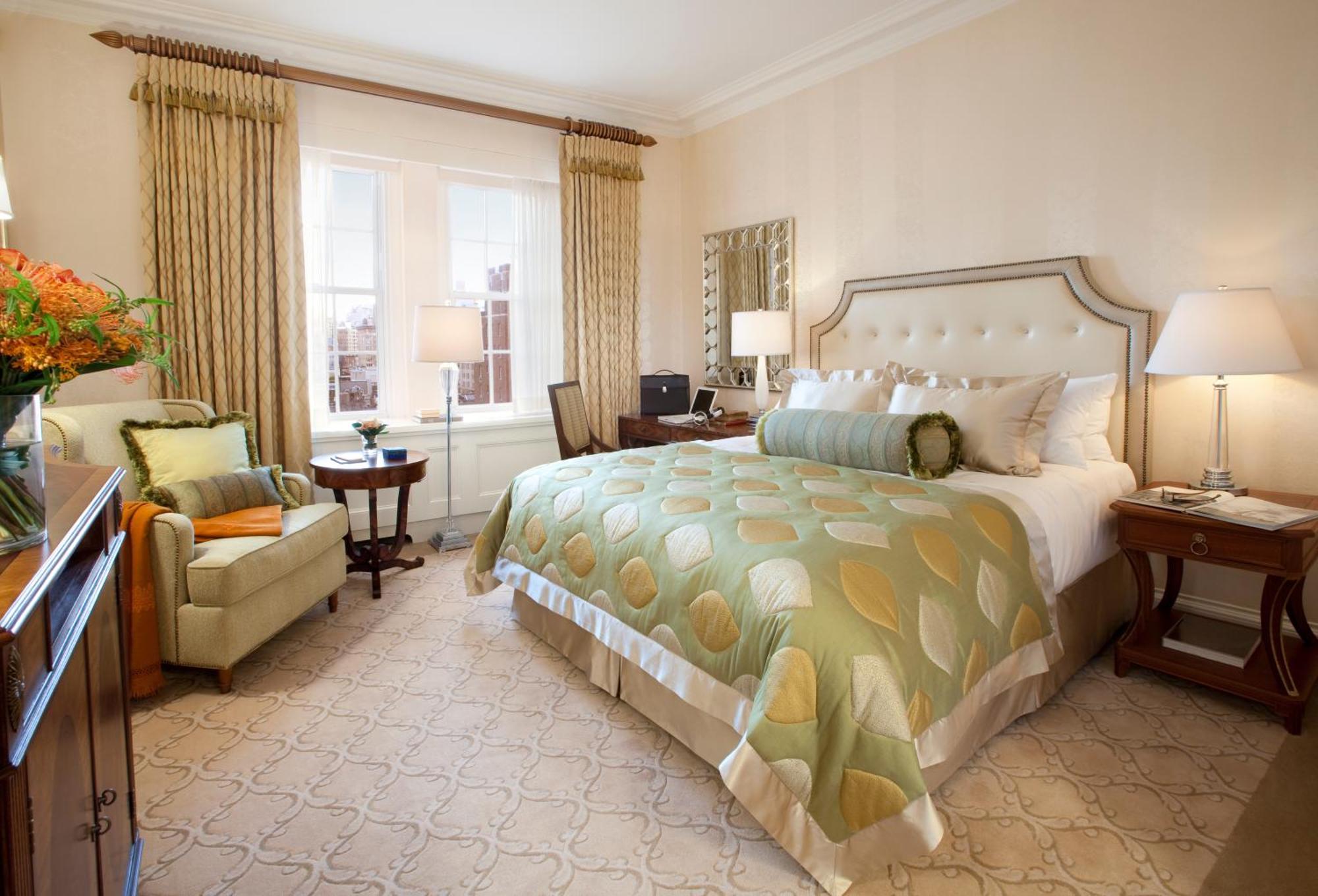 Hotel The Pierre, A Taj Hotel,