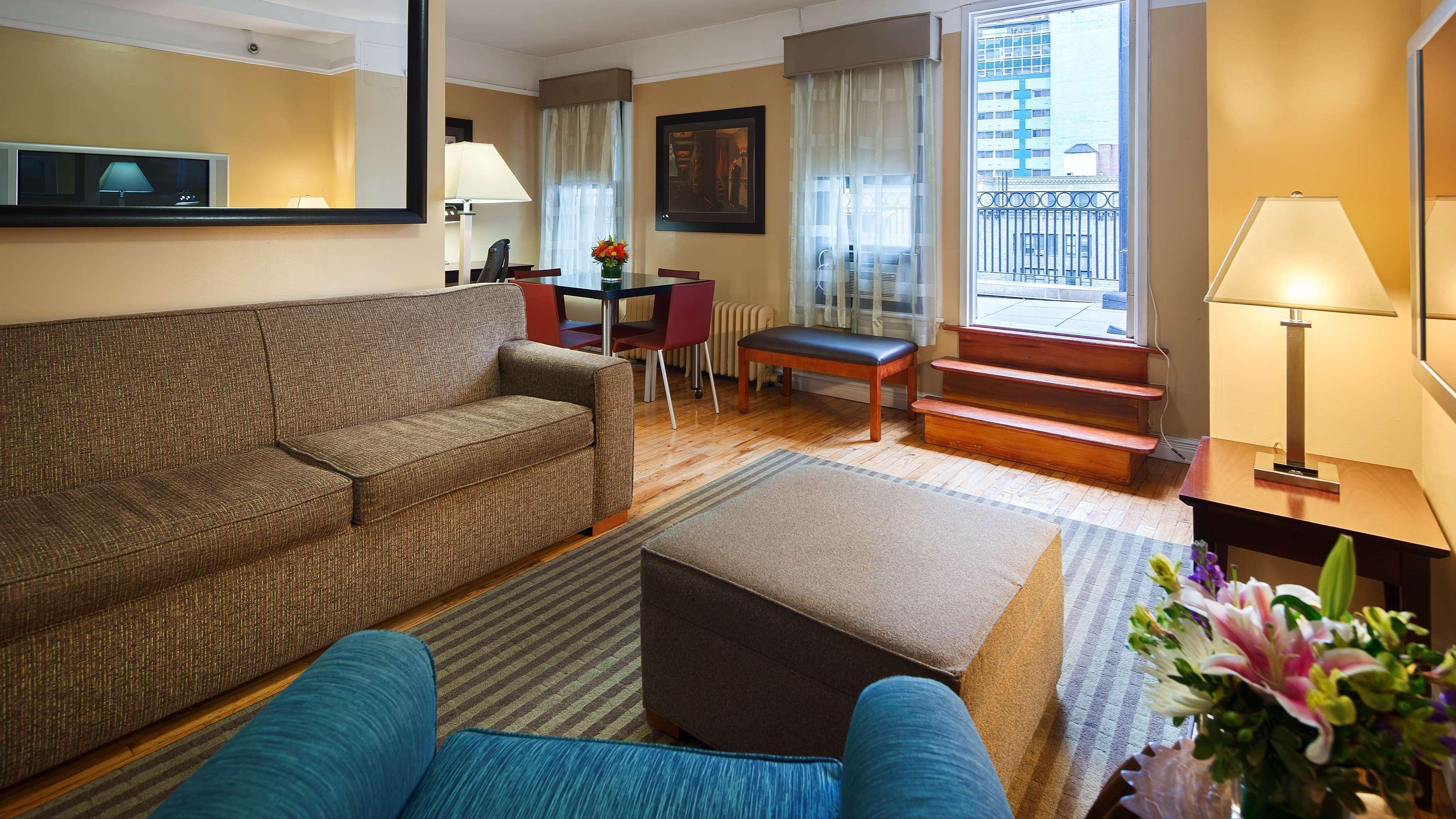 Best Western Plus Hospitality House Suites 3*