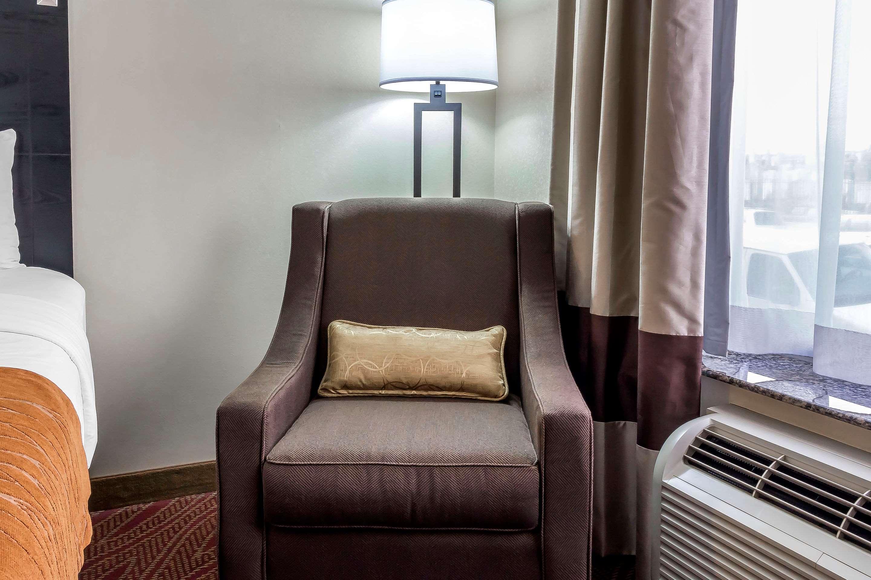 Comfort & Laguardia Airport Hotel