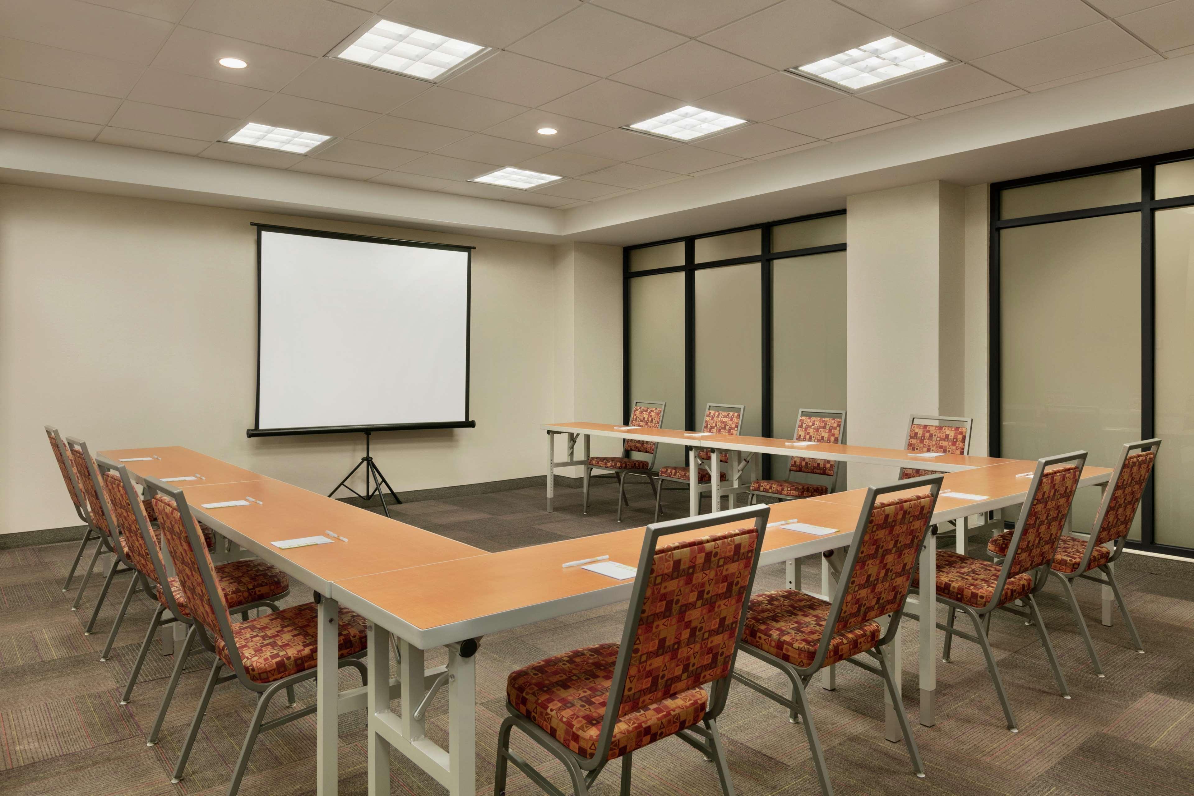 Home2 Long Island City/manhattan View Hotel 3*