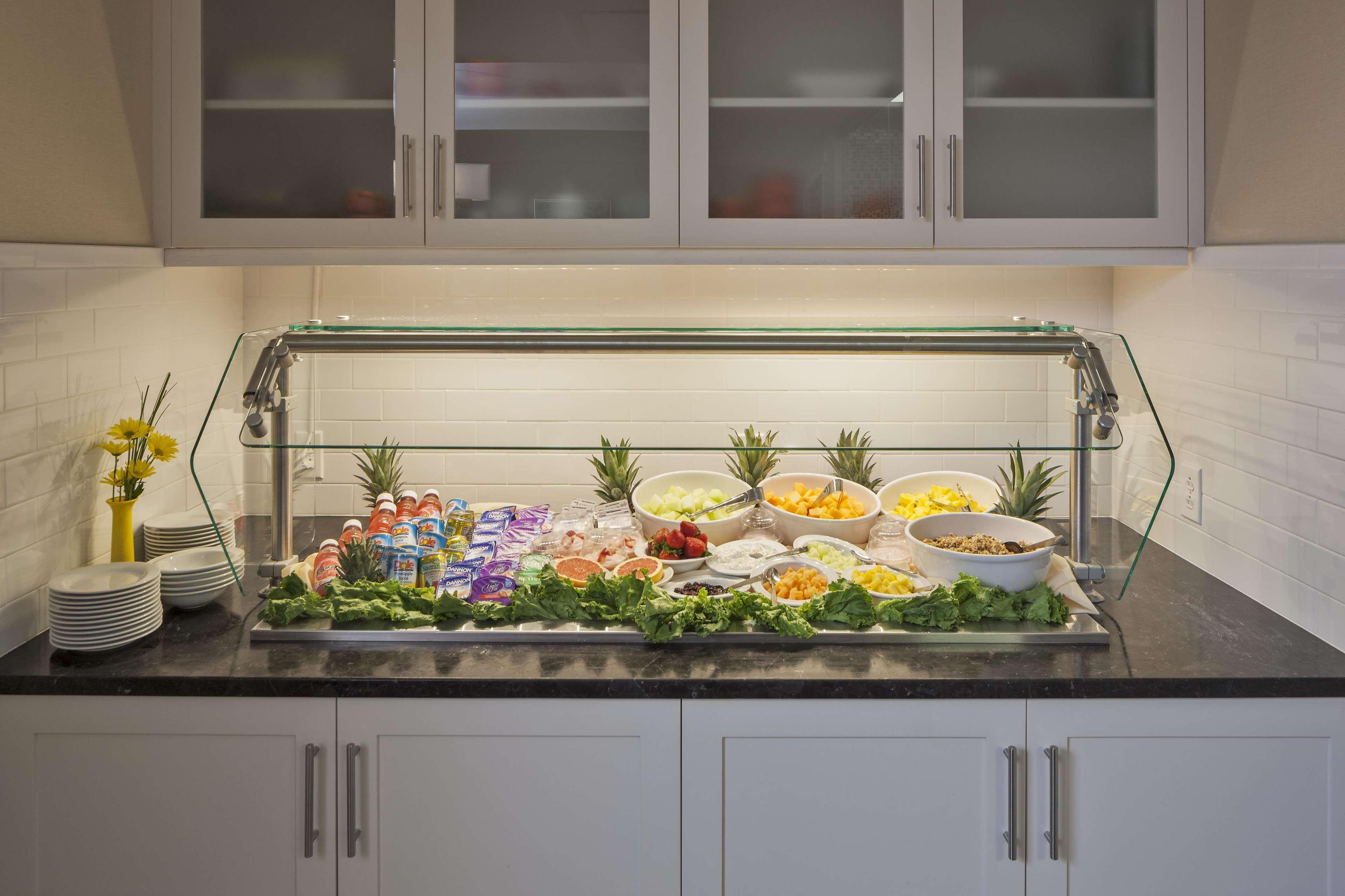 Hilton Garden Long Island Hotel 3*