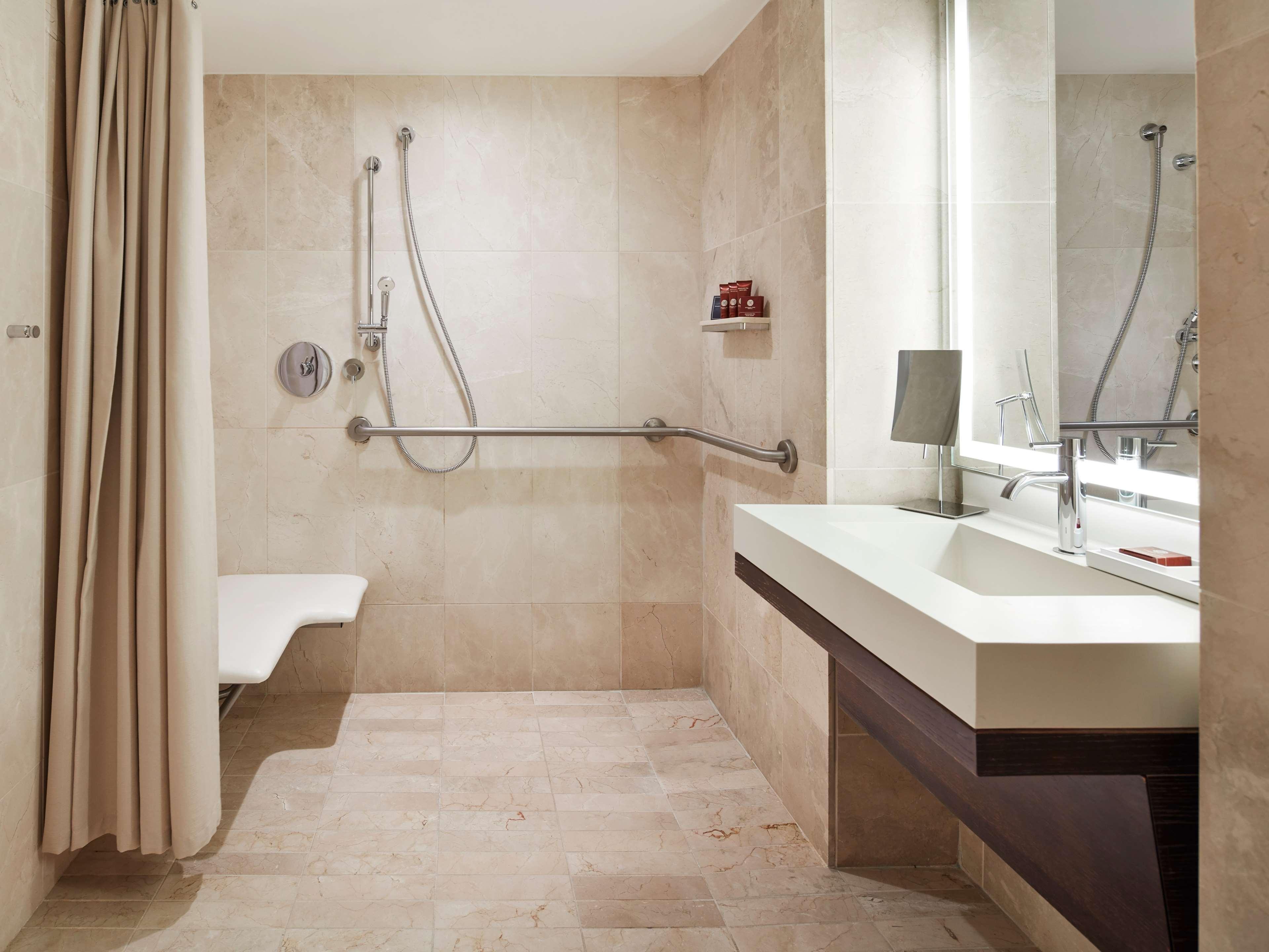 Conrad Downtown Hotel 5*