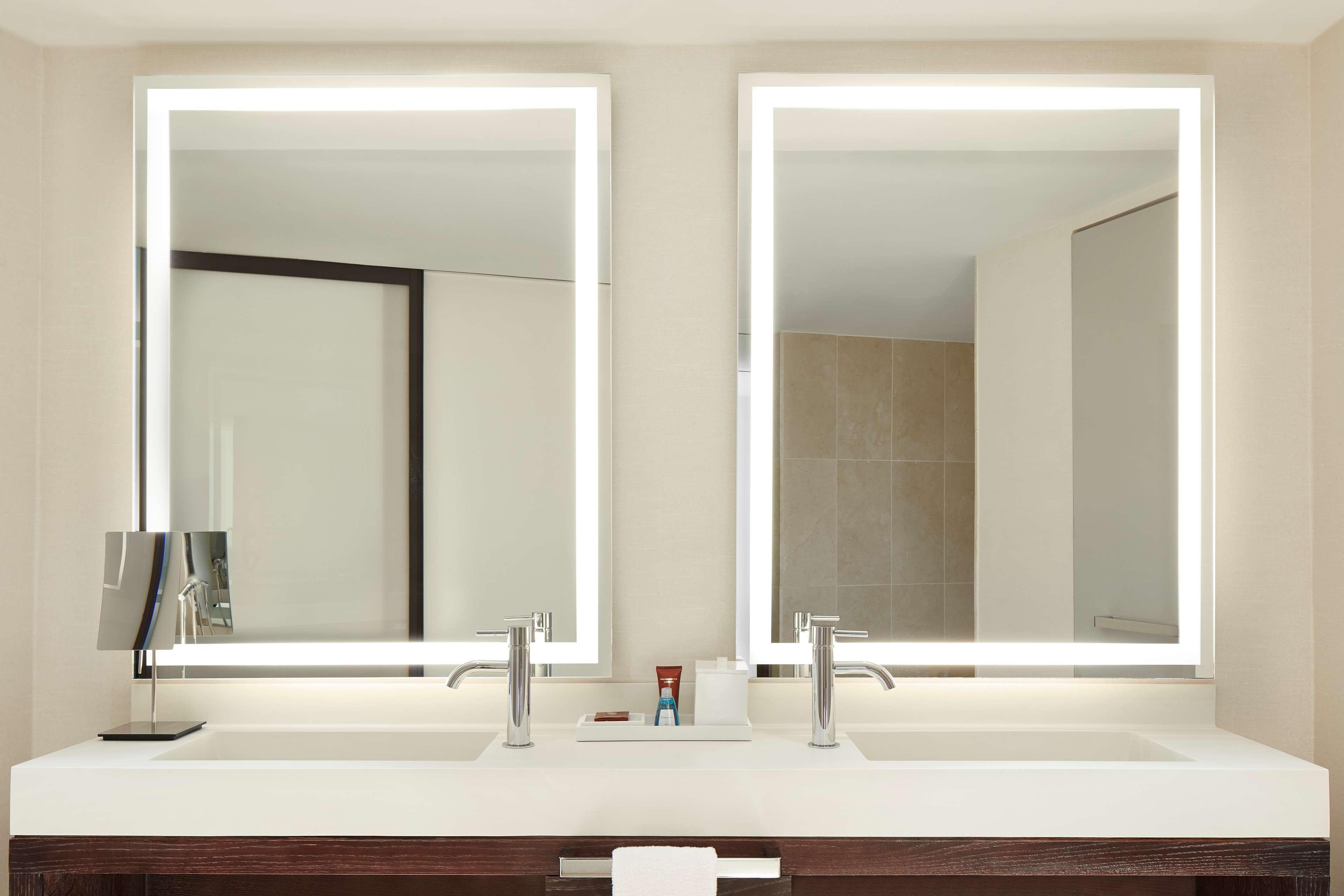 Conrad Downtown Hotel 5*