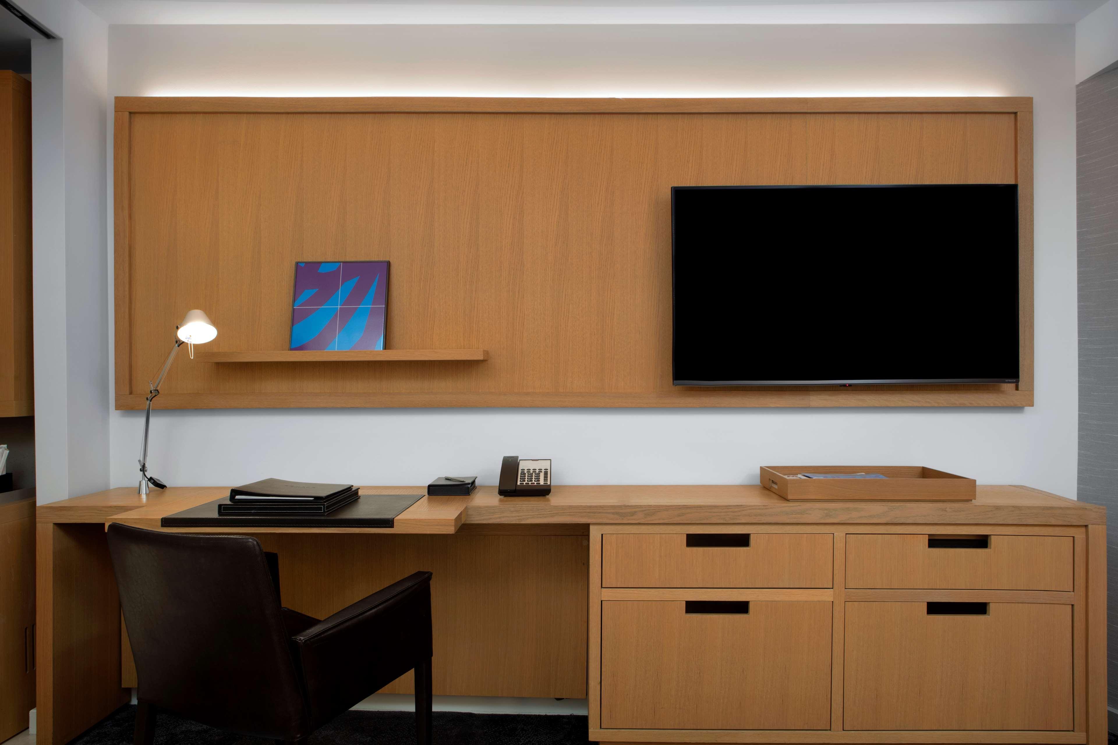 Conrad Downtown Hotel 5*