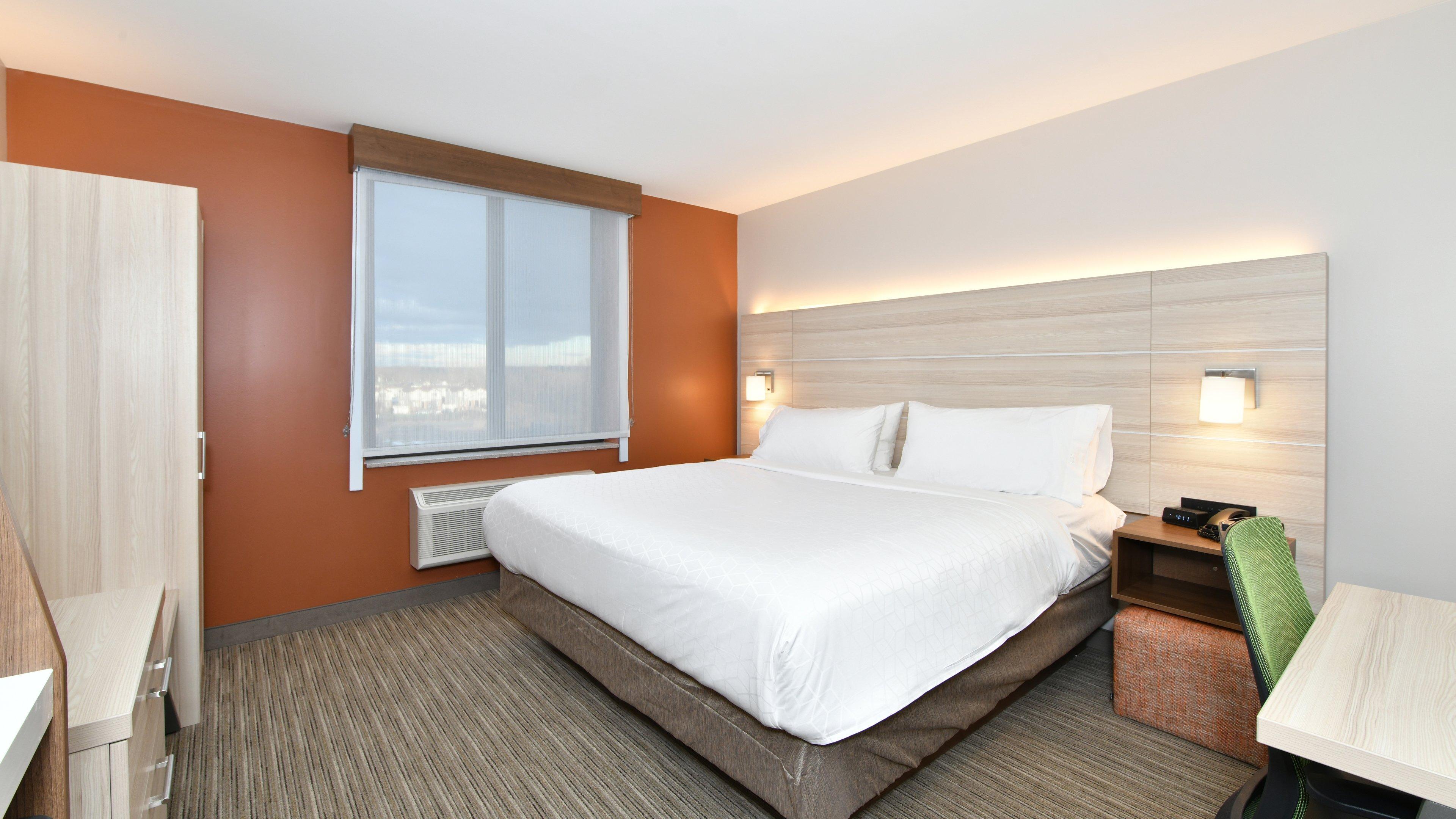 Country & By Radisson, Staten Island New York