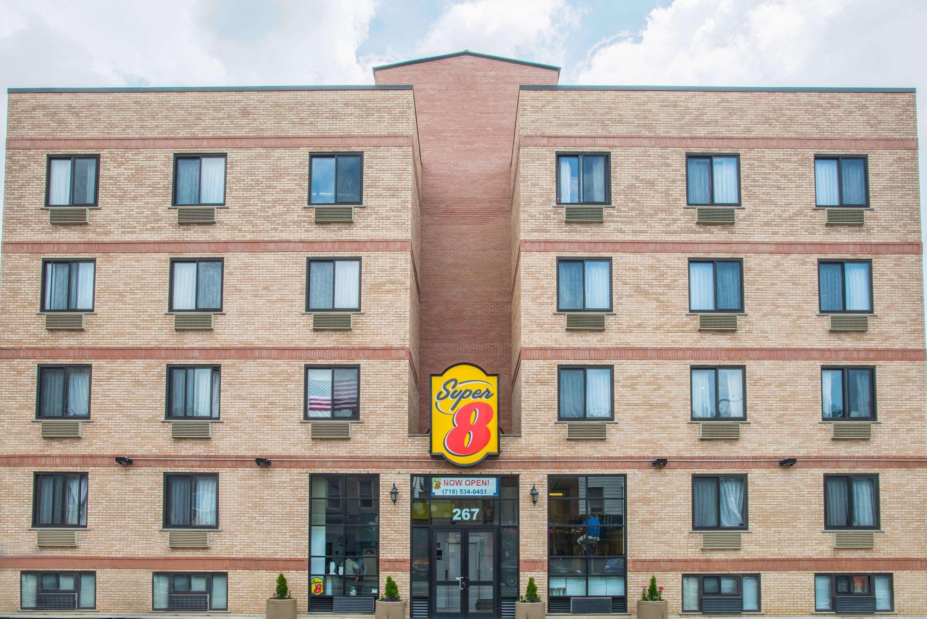 Super 8 By Wyndham Brooklyn / Park Slope 3*