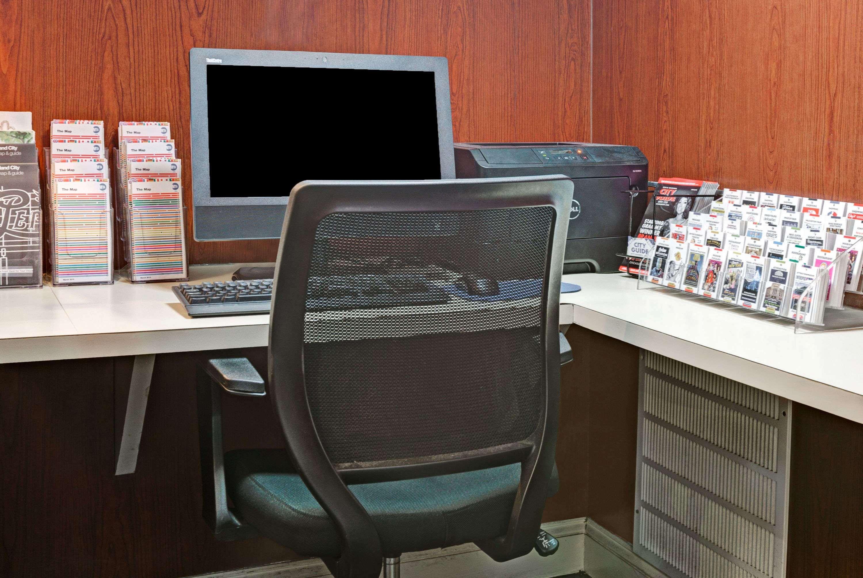 Wyndham Garden Long Island Hotel