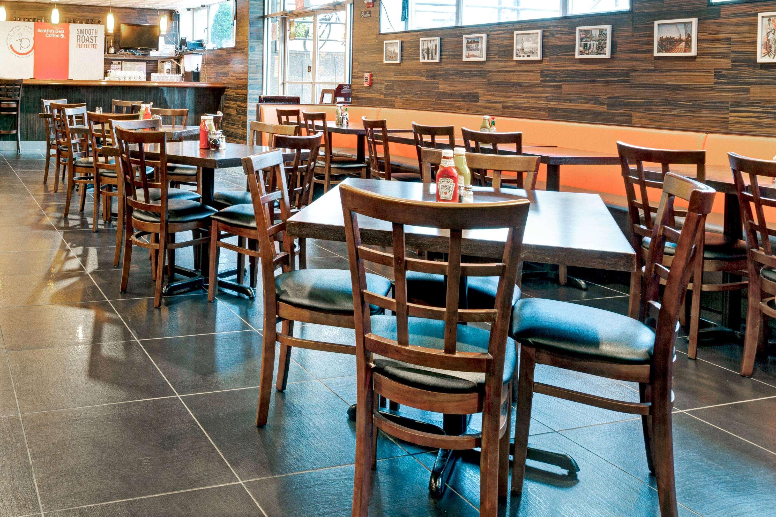 Hotel Wyndham Garden Long Island New York